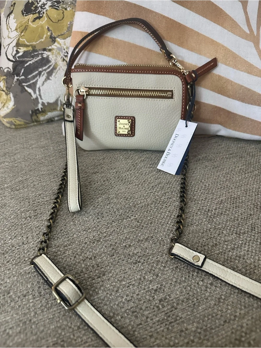 Dooney & Bourke Pebble Grain Camera Zip Crossbody Wristlet Bone Cream ZR120
